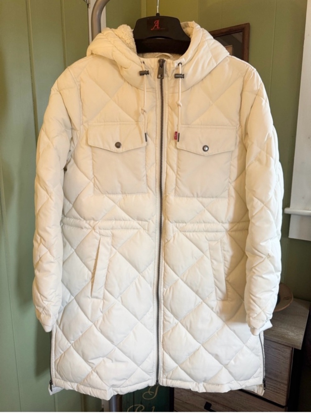 NWOT Levi's Quilted Sherpa-Lined Hooded Puffer